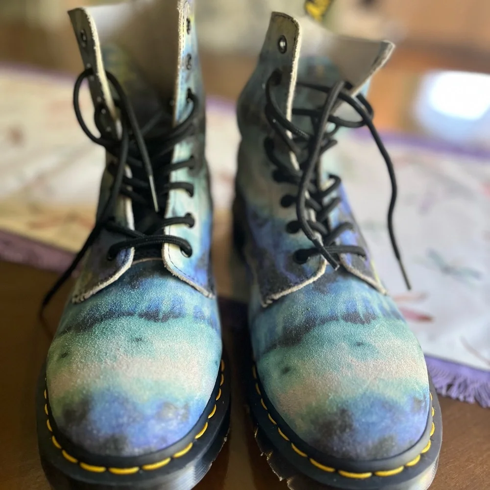 Doc Martens - Picture 2 of 5